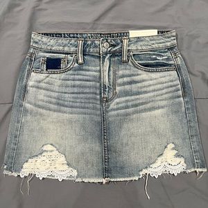 AEO FESTIVAL MINI SKIRT • DISTRESSED BLUE DENIM • SIZE 4
